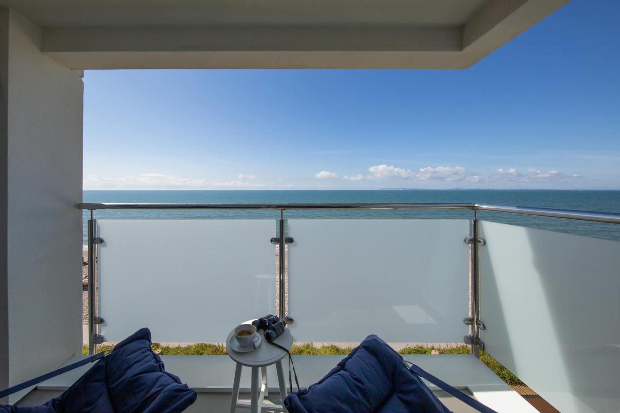 High-End Beachfront Getaway Sea View King Bed East Wittering Esterno foto