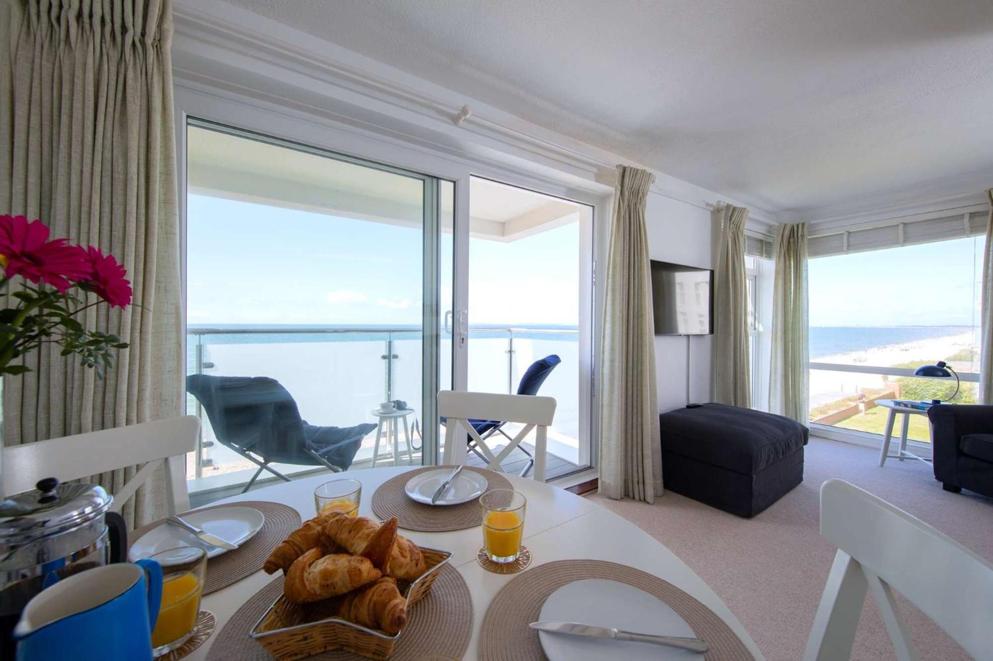 High-End Beachfront Getaway Sea View King Bed East Wittering Esterno foto