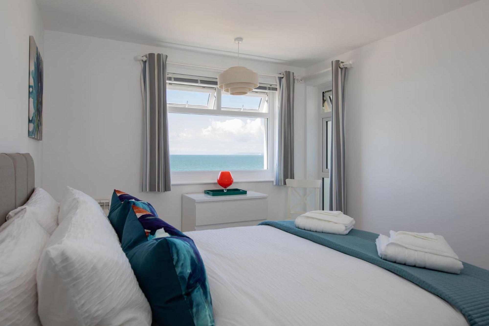 High-End Beachfront Getaway Sea View King Bed East Wittering Esterno foto